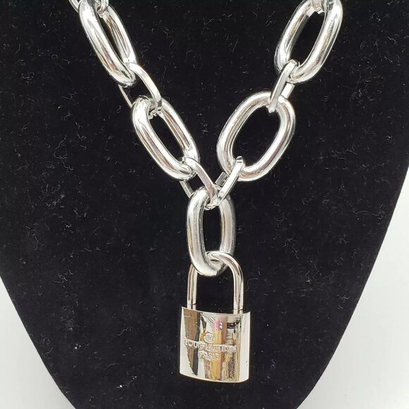 Authentic Louis Vuitton Lock & Key with Unbranded Silver Plated Chain Necklace - Picture 3 of 6